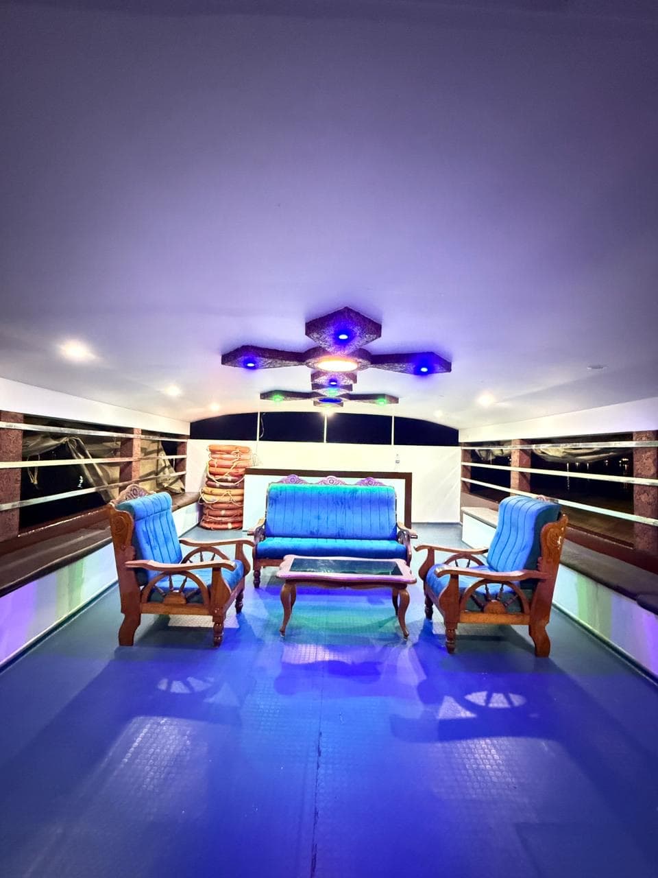One bedroom private houseboat on Alleppey backwaters